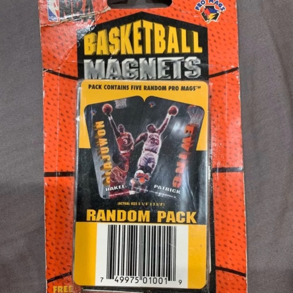 Vintage NBA Magnets Unopened (Slight damage)